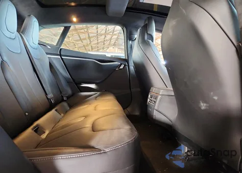 2017 Tesla Model S z USA, uszkodzony, nr VIN 5YJSA1E29HF181781